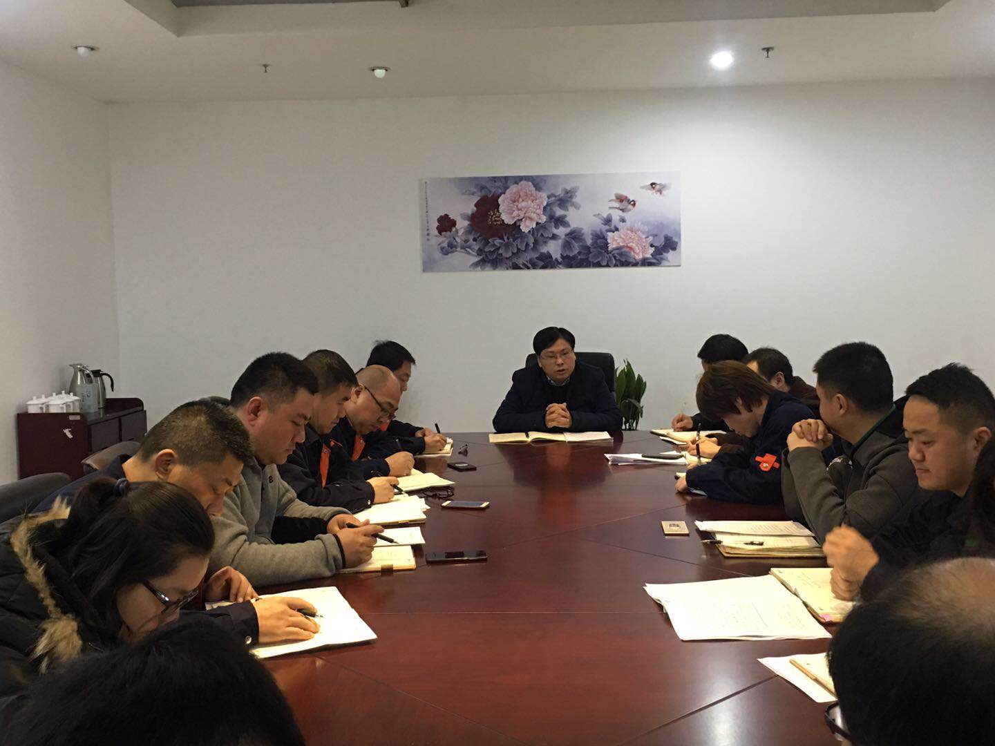 �y(t��ng)һ˼�����۹��R(sh��),���������ӌ��Ƅ�(d��ng)